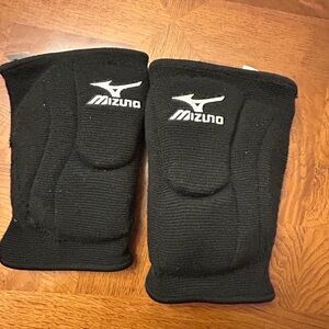 Mizuno Black Volleyball Knee Pads